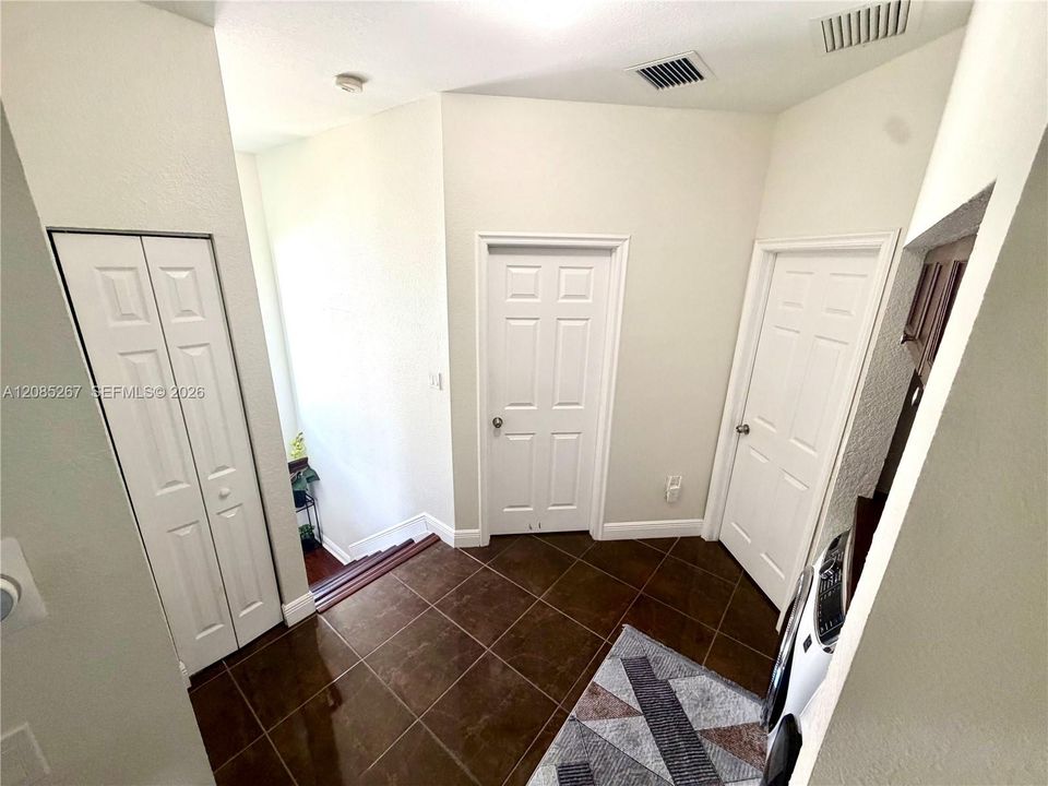 En Venta: $450,000 (3 camas, 2 baños, 1656 Pies cuadrados)