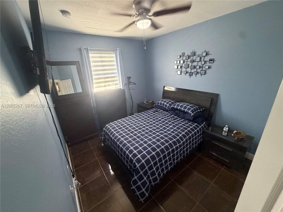 En Venta: $450,000 (3 camas, 2 baños, 1656 Pies cuadrados)