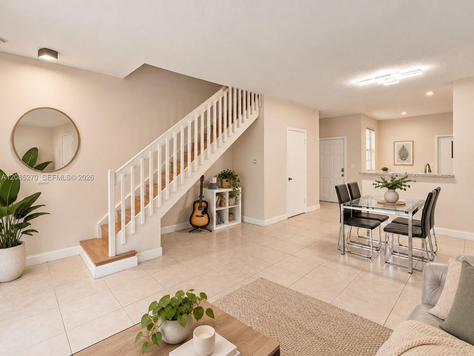 For Sale: $475,000 (2 beds, 2 baths, 1131 Square Feet)