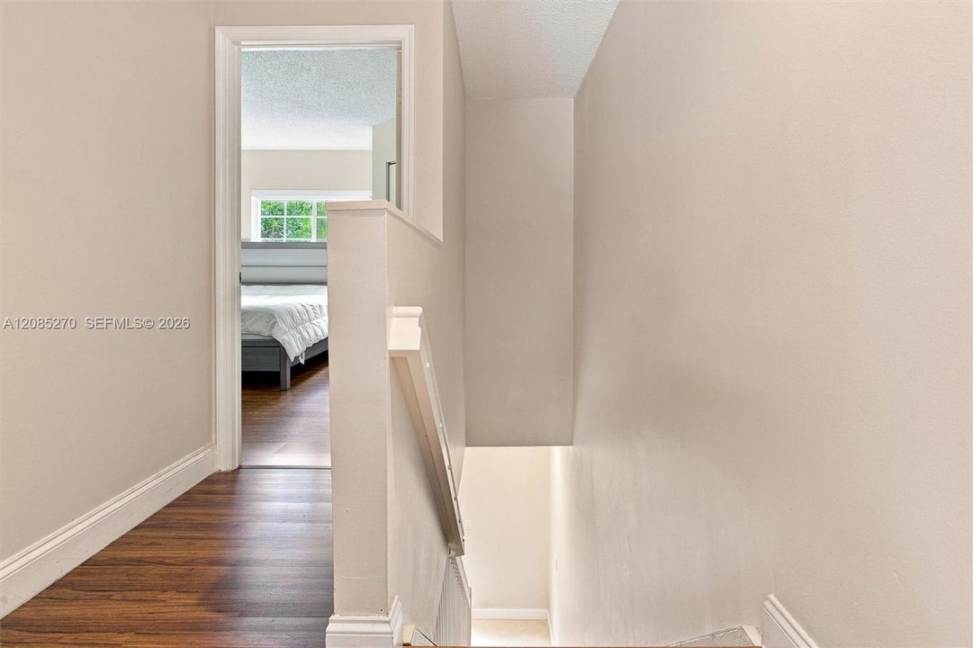 For Sale: $475,000 (2 beds, 2 baths, 1131 Square Feet)