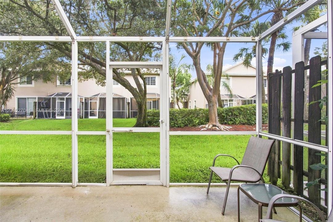 For Sale: $475,000 (2 beds, 2 baths, 1131 Square Feet)