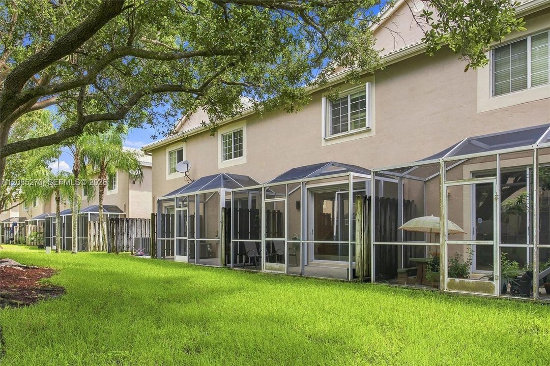 For Sale: $475,000 (2 beds, 2 baths, 1131 Square Feet)