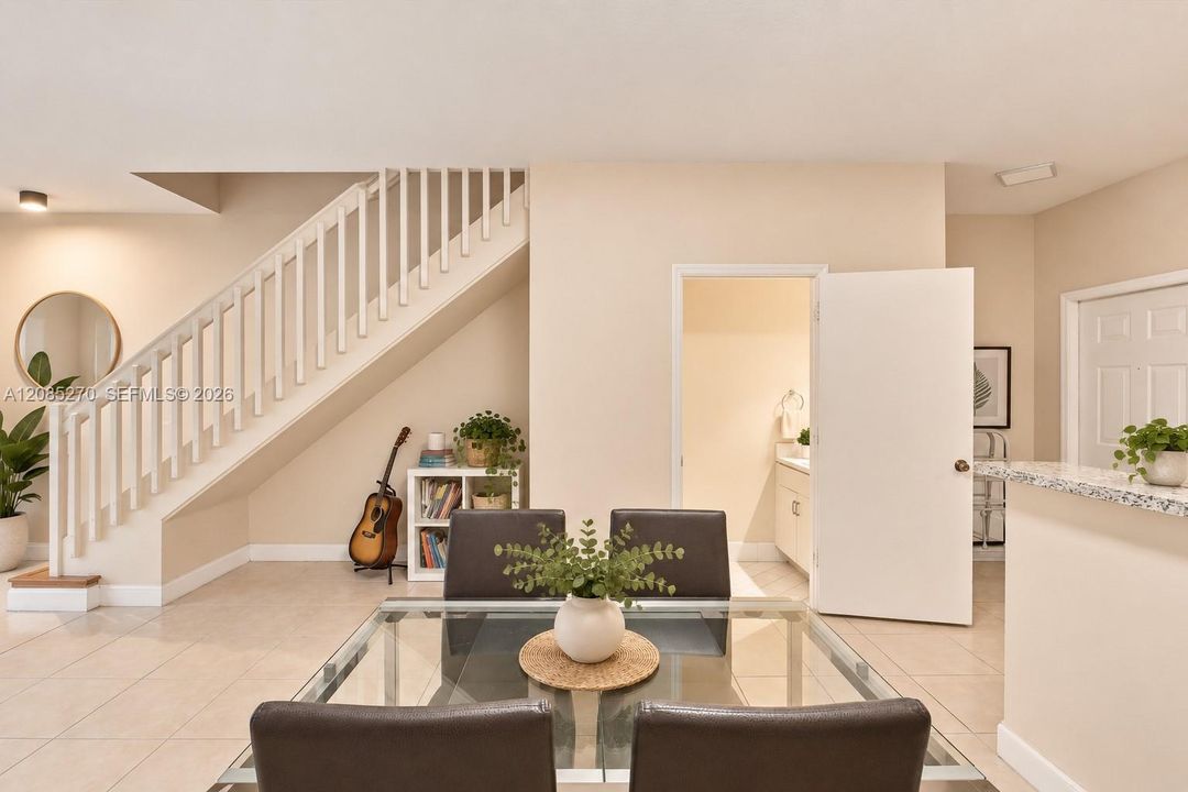 For Sale: $475,000 (2 beds, 2 baths, 1131 Square Feet)