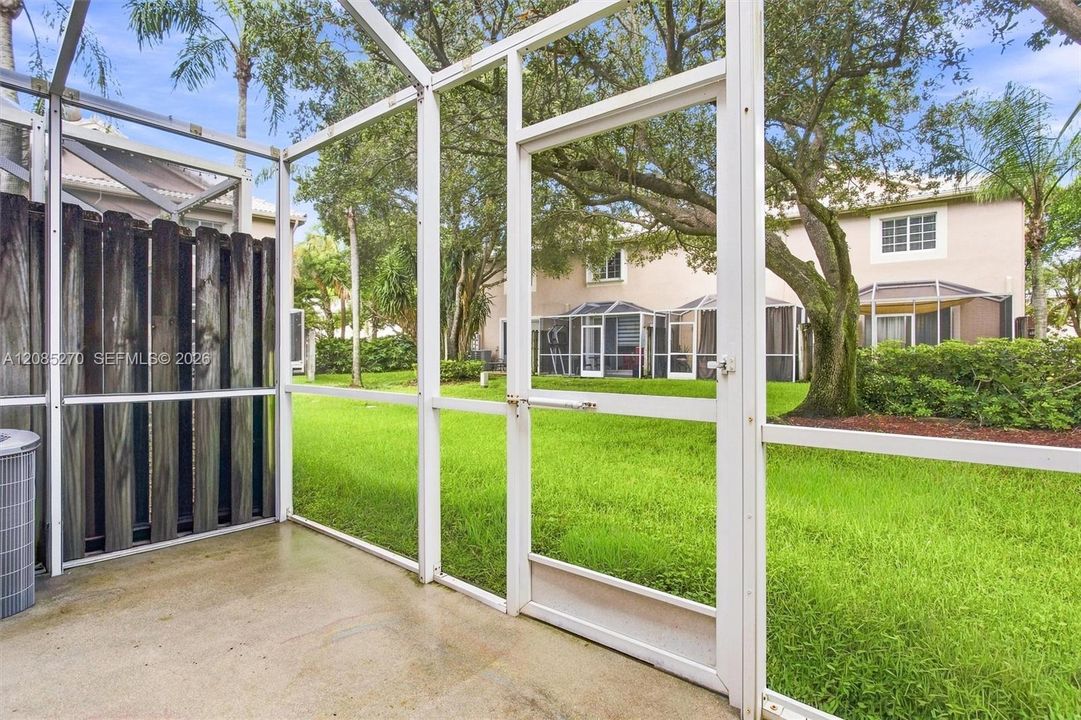 For Sale: $475,000 (2 beds, 2 baths, 1131 Square Feet)