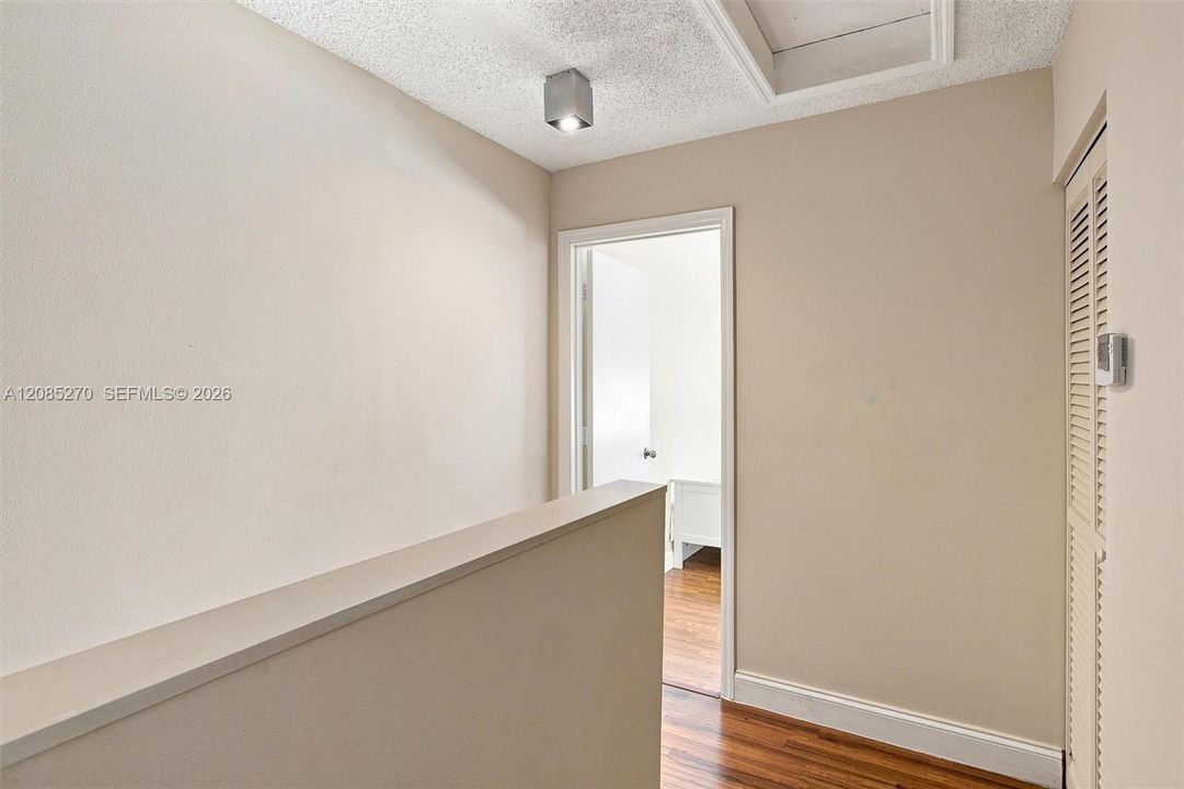 For Sale: $475,000 (2 beds, 2 baths, 1131 Square Feet)