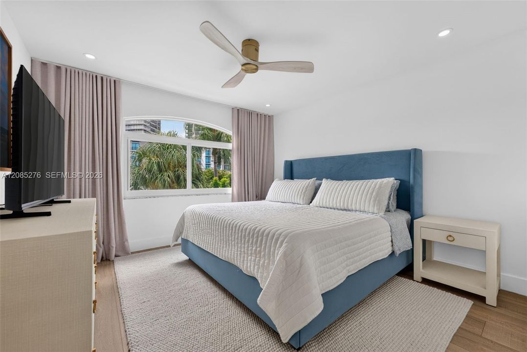 For Rent: $8,000 (3 beds, 2 baths, 2070 Square Feet)
