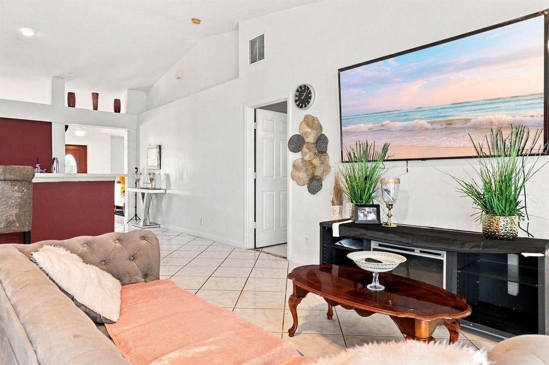 23-web-or-mls-Photo (18)-topaz