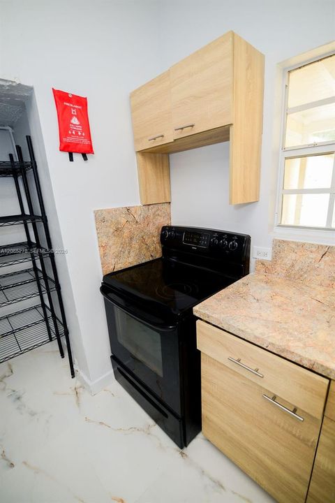For Sale: $525,000 (3 beds, 2 baths, 1336 Square Feet)