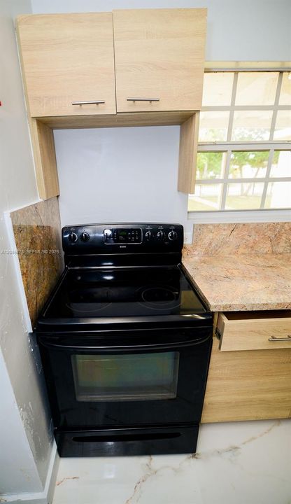 For Sale: $525,000 (3 beds, 2 baths, 1336 Square Feet)