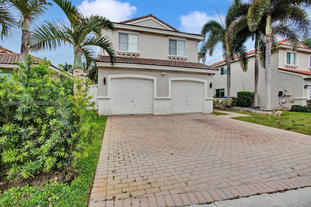 For Rent: $7,250 (3 beds, 2 baths, 2015 Square Feet)