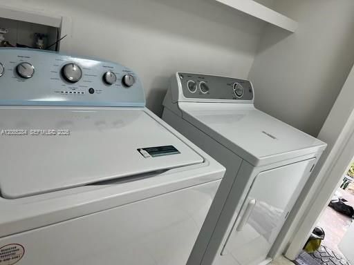 На продажу: $189,450 (2 спален, 1 ванн, 840 Квадратных фут)