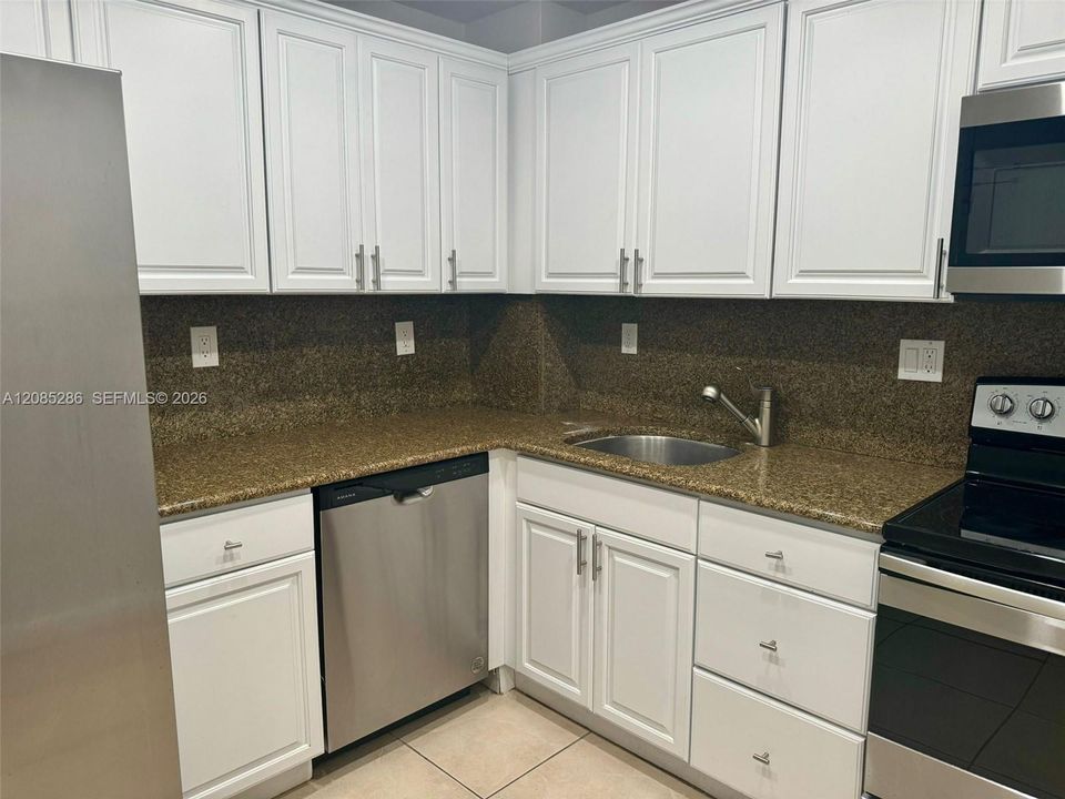 В аренду: $2,350 (2 спален, 2 ванн, 1089 Квадратных фут)