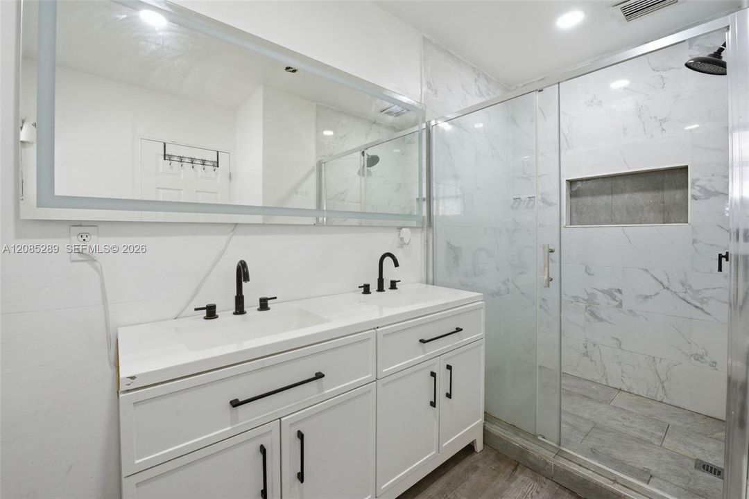 En Renta: $3,600 (4 camas, 2 baños, 1172 Pies cuadrados)
