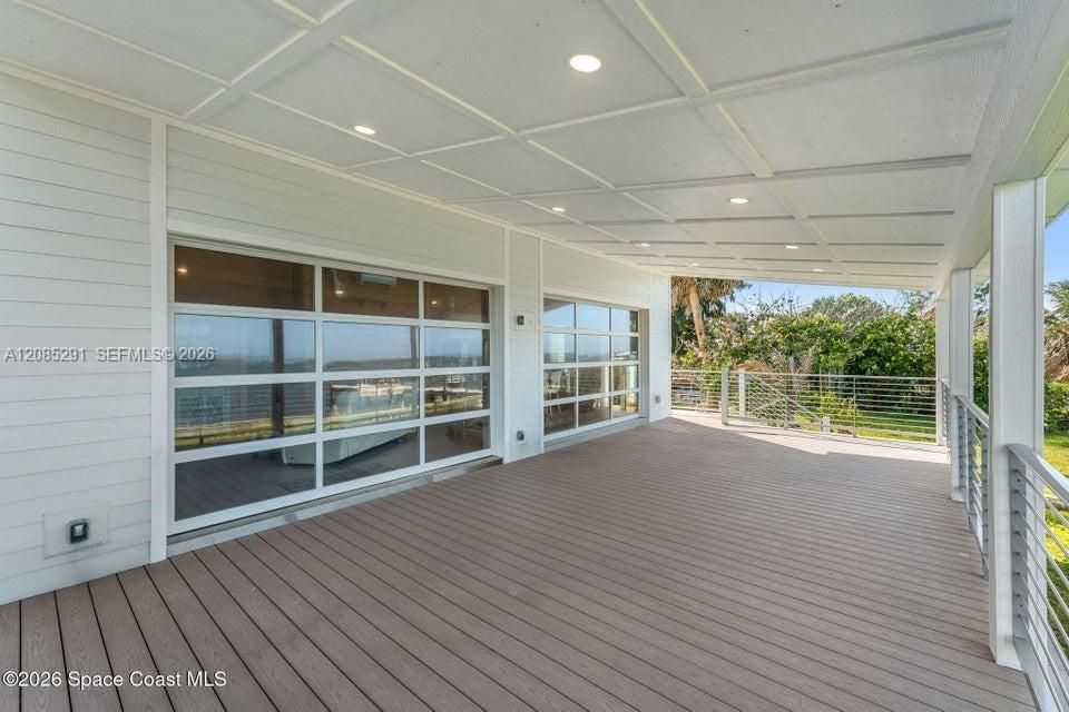 For Sale: $750,000 (4 beds, 2 baths, 1377 Square Feet)