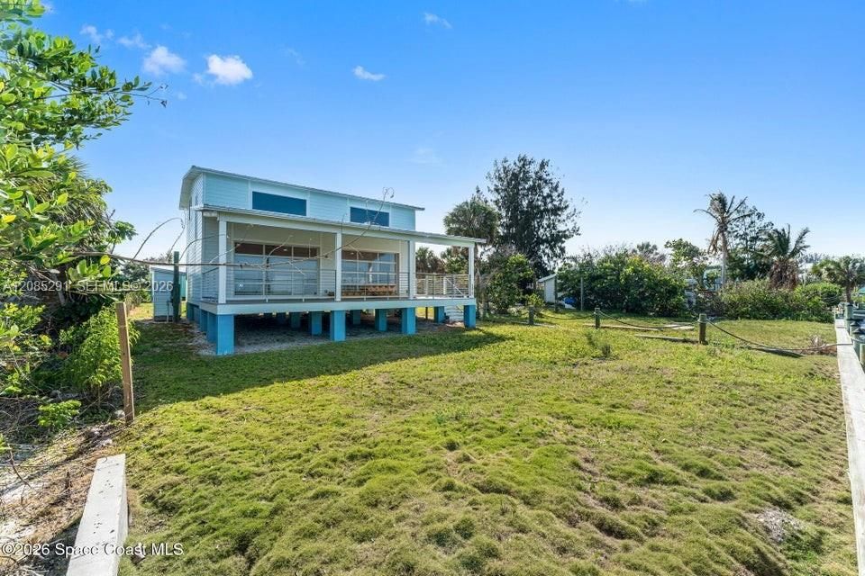 For Sale: $750,000 (4 beds, 2 baths, 1377 Square Feet)