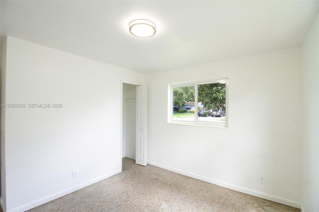 For Rent: $2,500 (3 beds, 1 baths, 875 Square Feet)