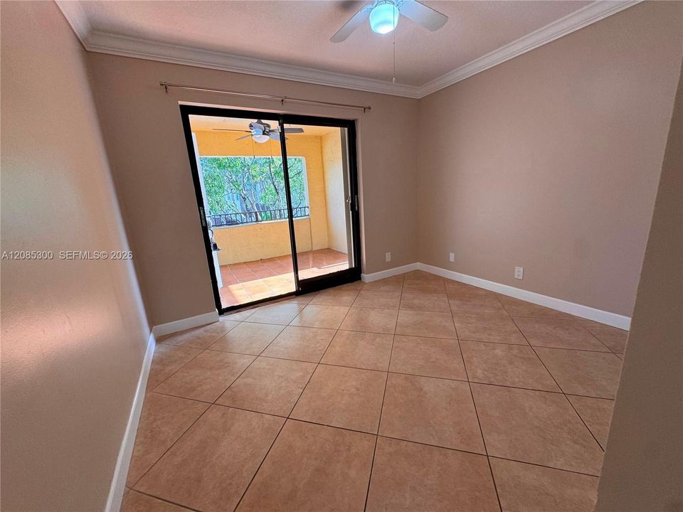 В аренду: $2,300 (2 спален, 2 ванн, 927 Квадратных фут)