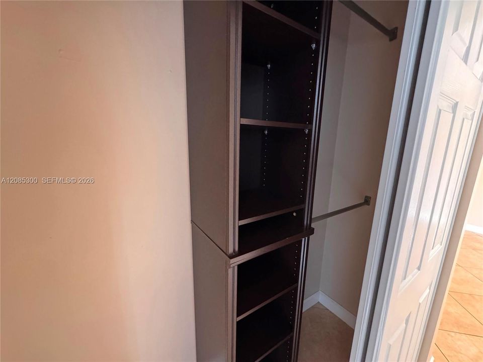 В аренду: $2,300 (2 спален, 2 ванн, 927 Квадратных фут)