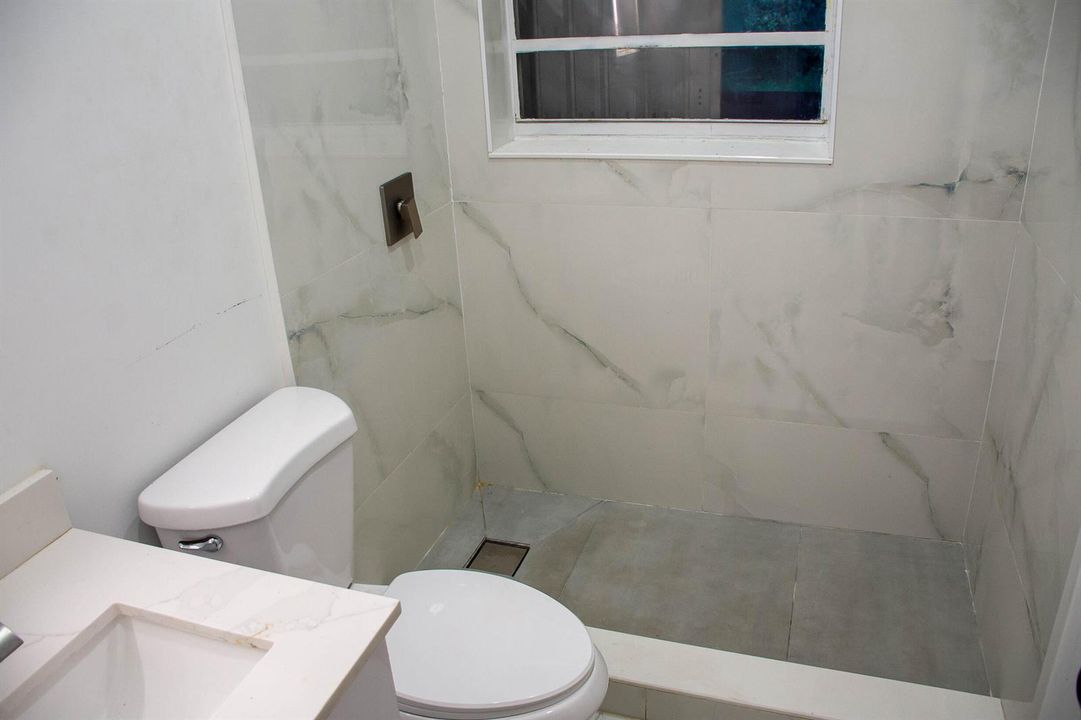 Bathroon 3