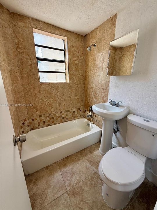 For Rent: $1,650 (0 beds, 1 baths, 477 Square Feet)