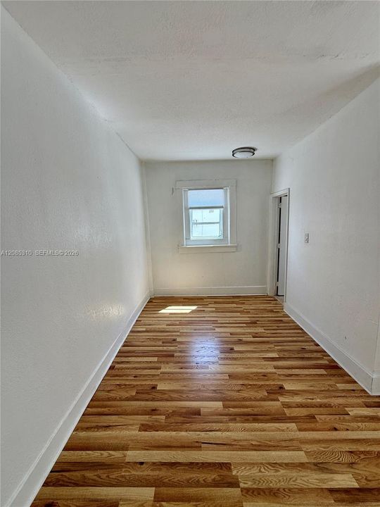 For Rent: $1,650 (0 beds, 1 baths, 477 Square Feet)