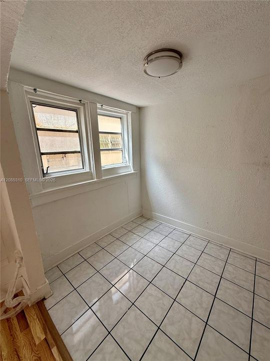For Rent: $1,650 (0 beds, 1 baths, 477 Square Feet)