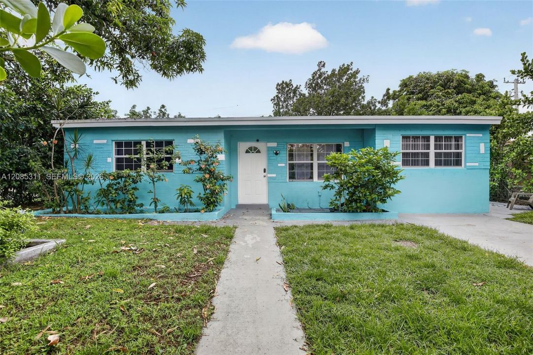 For Sale: $525,000 (4 beds, 2 baths, 1340 Square Feet)