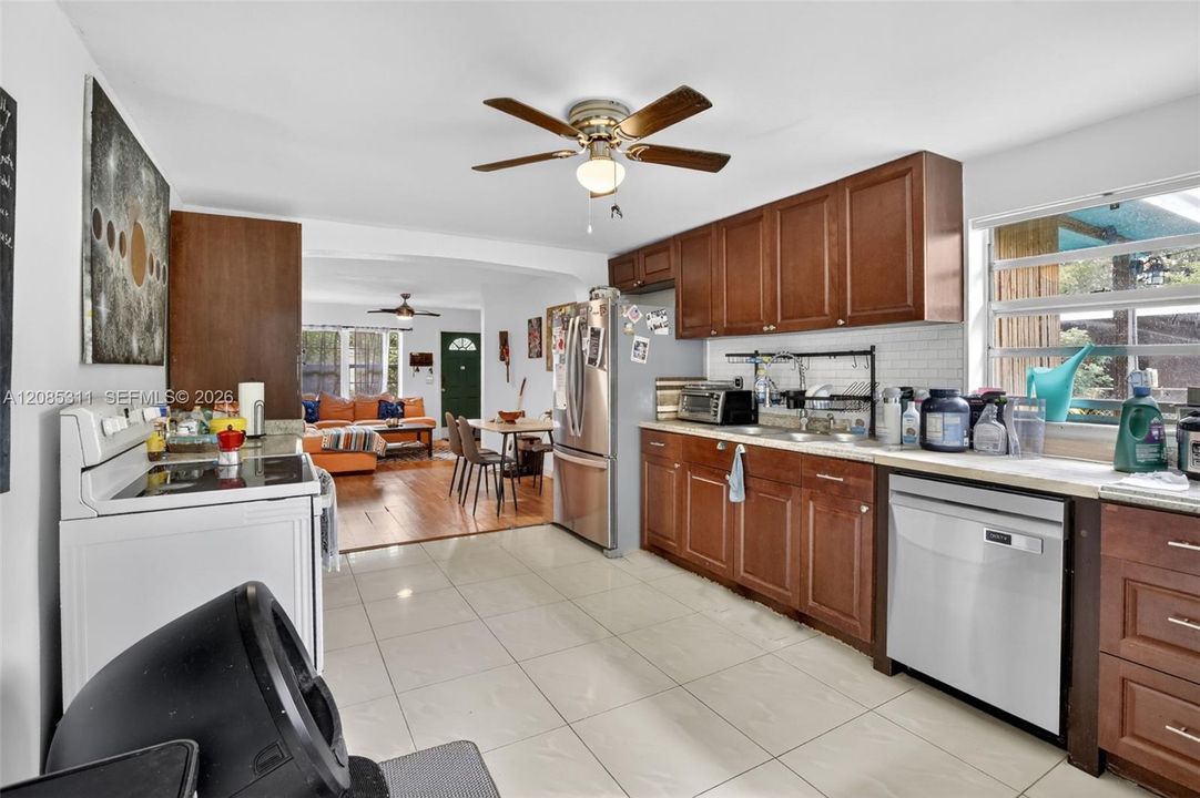 For Sale: $525,000 (4 beds, 2 baths, 1340 Square Feet)