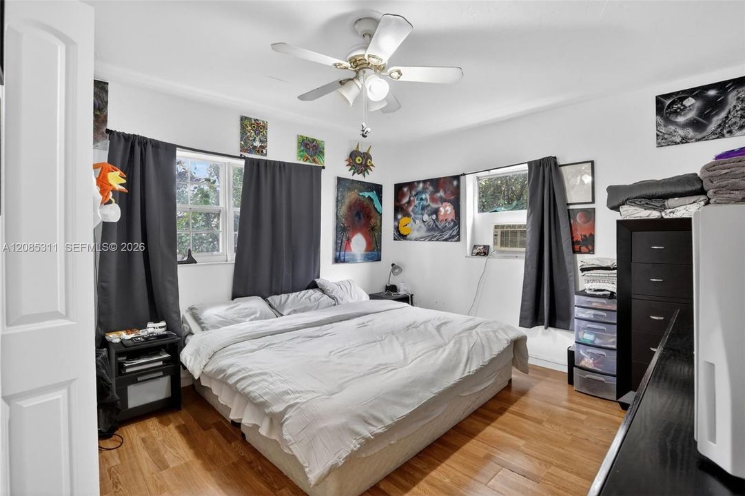 For Sale: $525,000 (4 beds, 2 baths, 1340 Square Feet)
