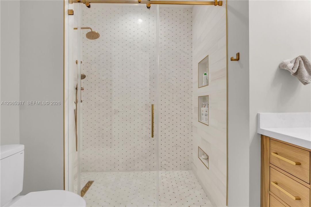 En Venta: $900,000 (4 camas, 3 baños, 2265 Pies cuadrados)