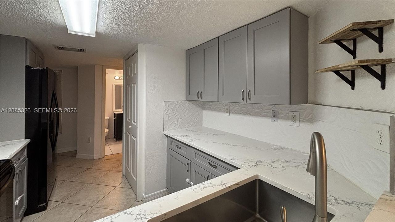 В аренду: $2,700 (3 спален, 2 ванн, 1240 Квадратных фут)