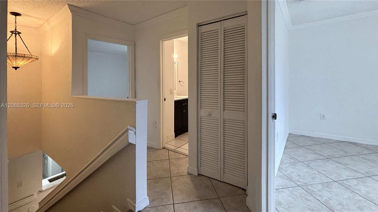 В аренду: $2,700 (3 спален, 2 ванн, 1240 Квадратных фут)