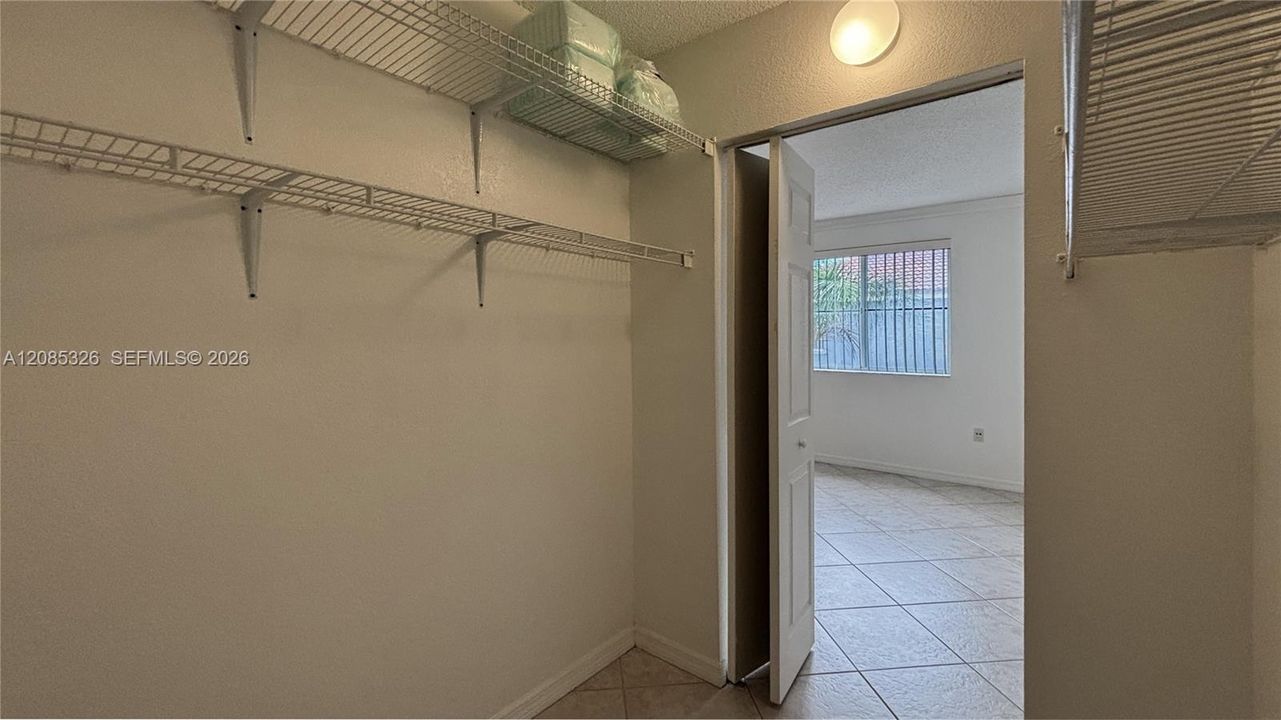 В аренду: $2,700 (3 спален, 2 ванн, 1240 Квадратных фут)