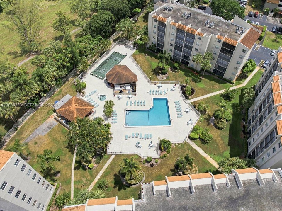 На продажу: $157,500 (2 спален, 2 ванн, 1260 Квадратных фут)