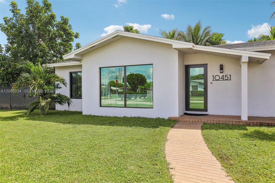 For Sale: $735,000 (3 beds, 2 baths, 1866 Square Feet)