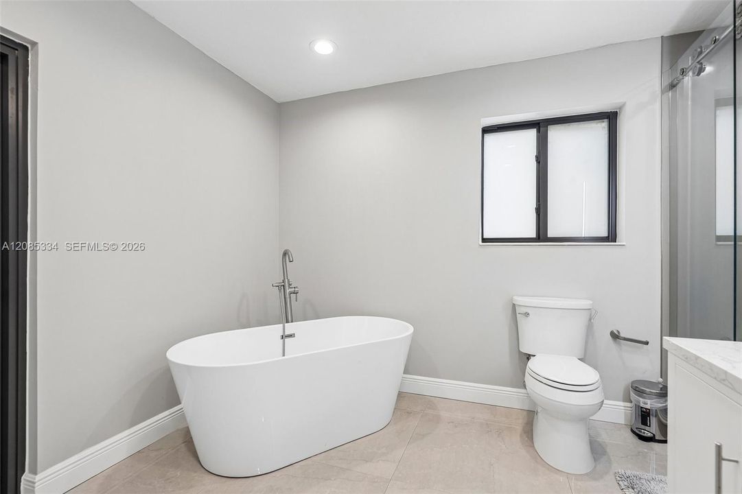 For Sale: $735,000 (3 beds, 2 baths, 1866 Square Feet)