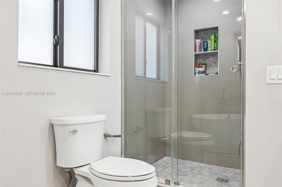 For Sale: $735,000 (3 beds, 2 baths, 1866 Square Feet)
