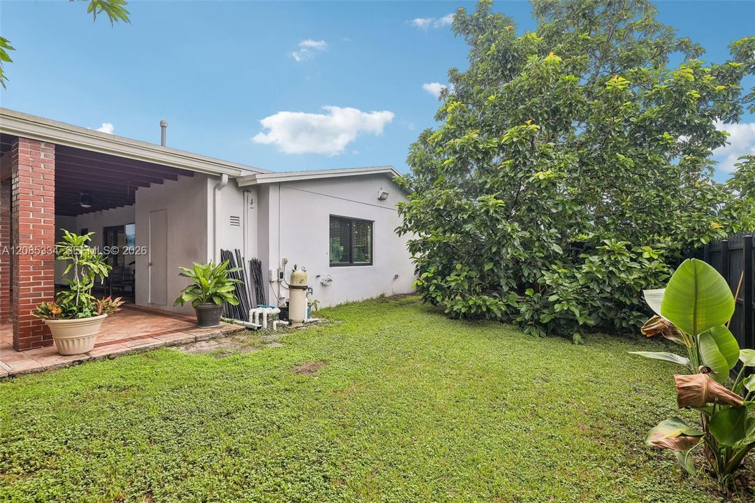 For Sale: $735,000 (3 beds, 2 baths, 1866 Square Feet)