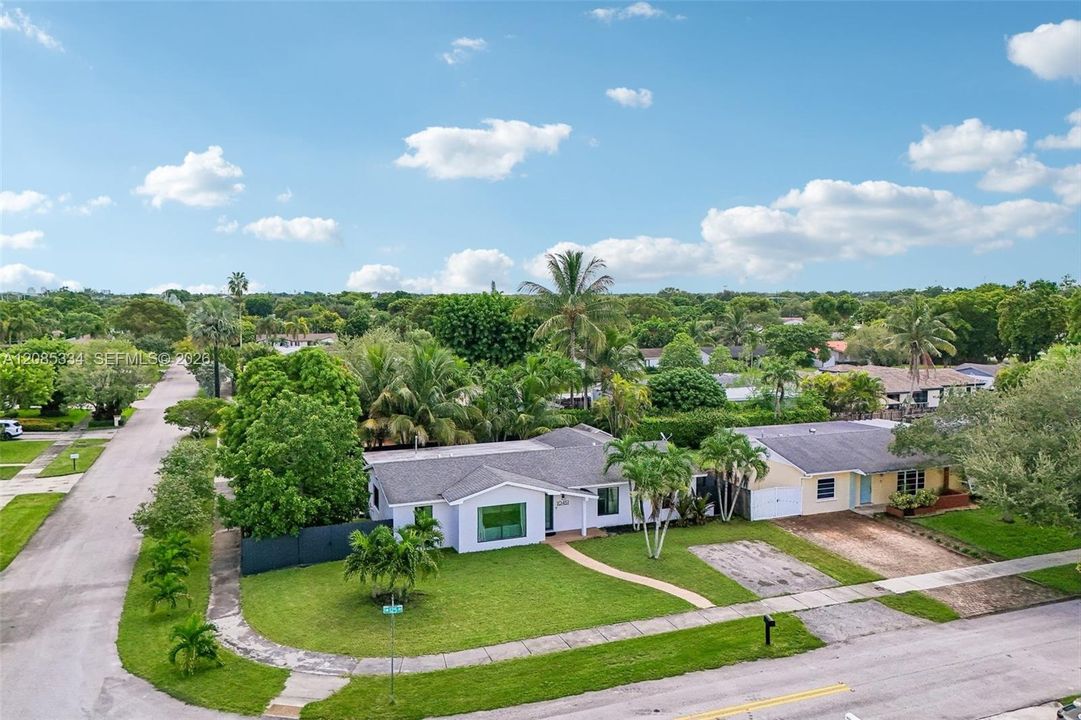 For Sale: $735,000 (3 beds, 2 baths, 1866 Square Feet)