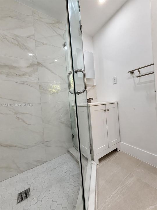 В аренду: $1,350 (0 спален, 1 ванн, 1594 Квадратных фут)