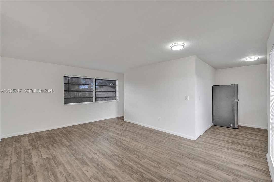 На продажу: $385,000 (3 спален, 2 ванн, 1022 Квадратных фут)