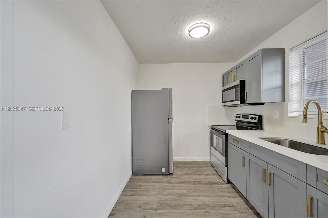 На продажу: $385,000 (3 спален, 2 ванн, 1022 Квадратных фут)
