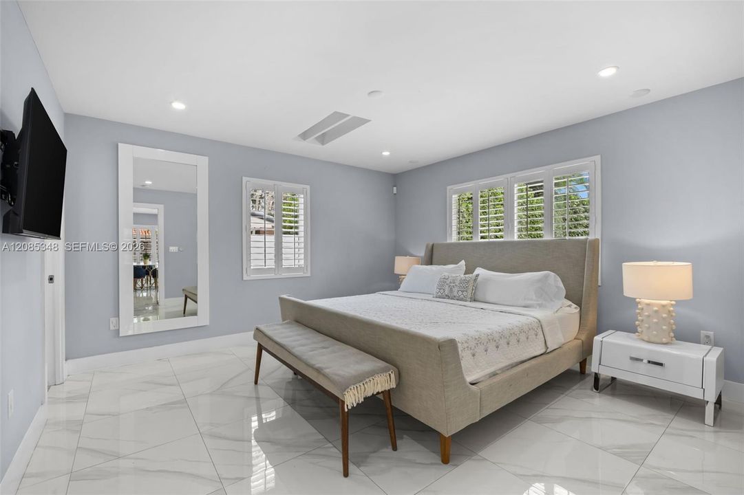 En Venta: $1,029,000 (3 camas, 2 baños, 1721 Pies cuadrados)