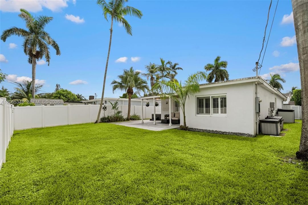 En Venta: $1,029,000 (3 camas, 2 baños, 1721 Pies cuadrados)
