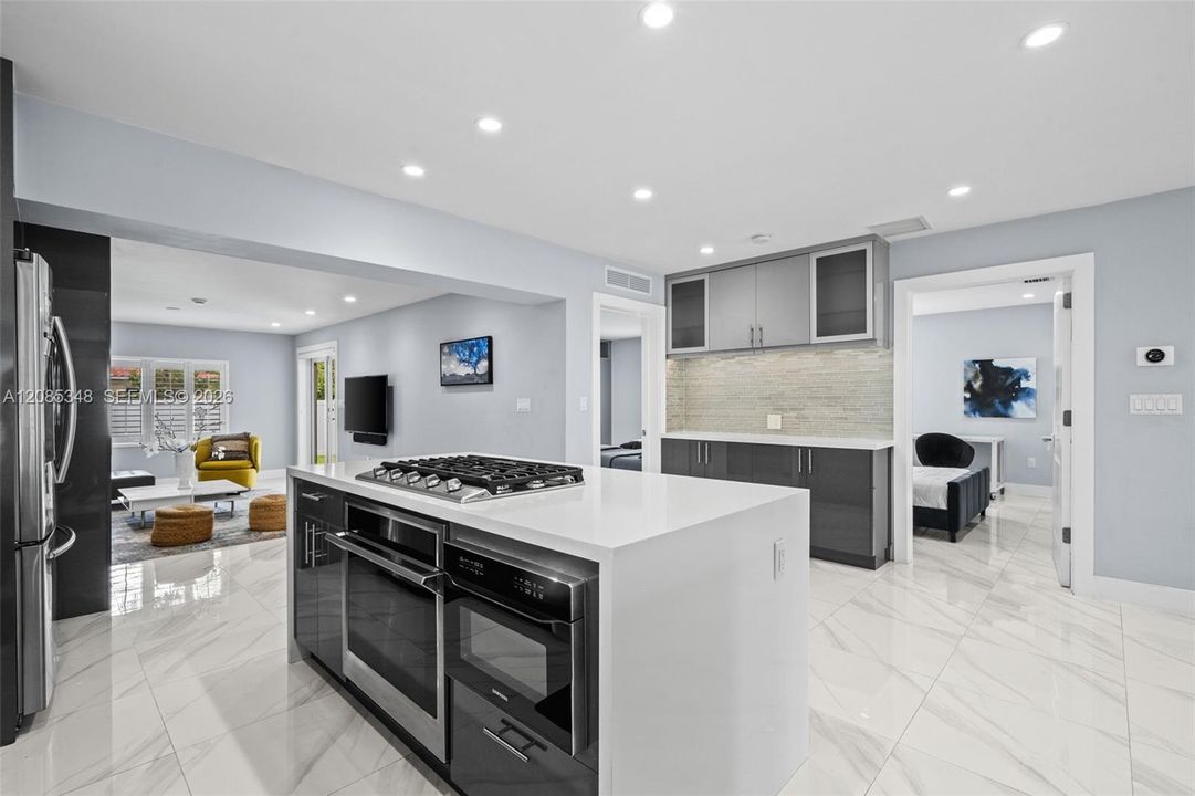 En Venta: $1,029,000 (3 camas, 2 baños, 1721 Pies cuadrados)
