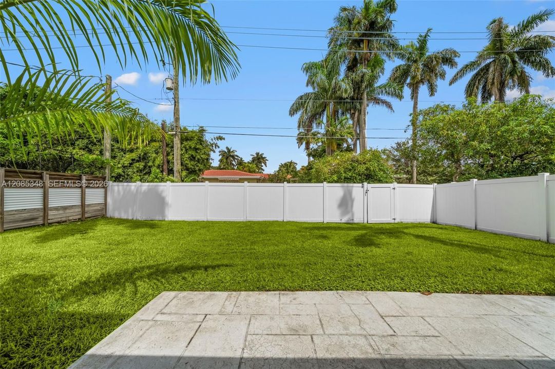 En Venta: $1,029,000 (3 camas, 2 baños, 1721 Pies cuadrados)
