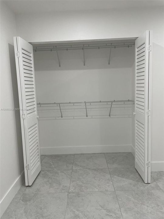 В аренду: $2,300 (2 спален, 1 ванн, 885 Квадратных фут)