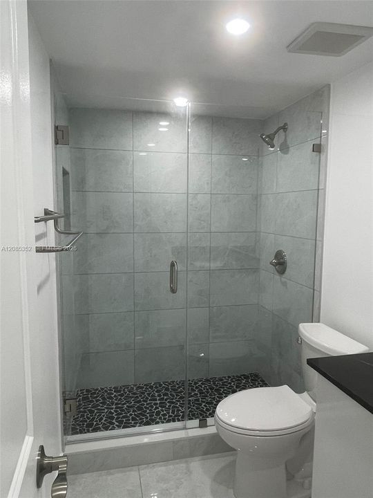В аренду: $2,300 (2 спален, 1 ванн, 885 Квадратных фут)