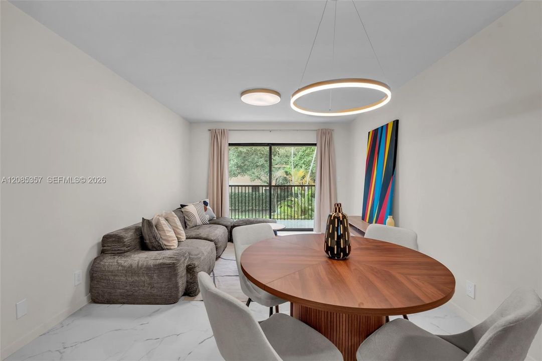 For Sale: $360,000 (3 beds, 2 baths, 1080 Square Feet)