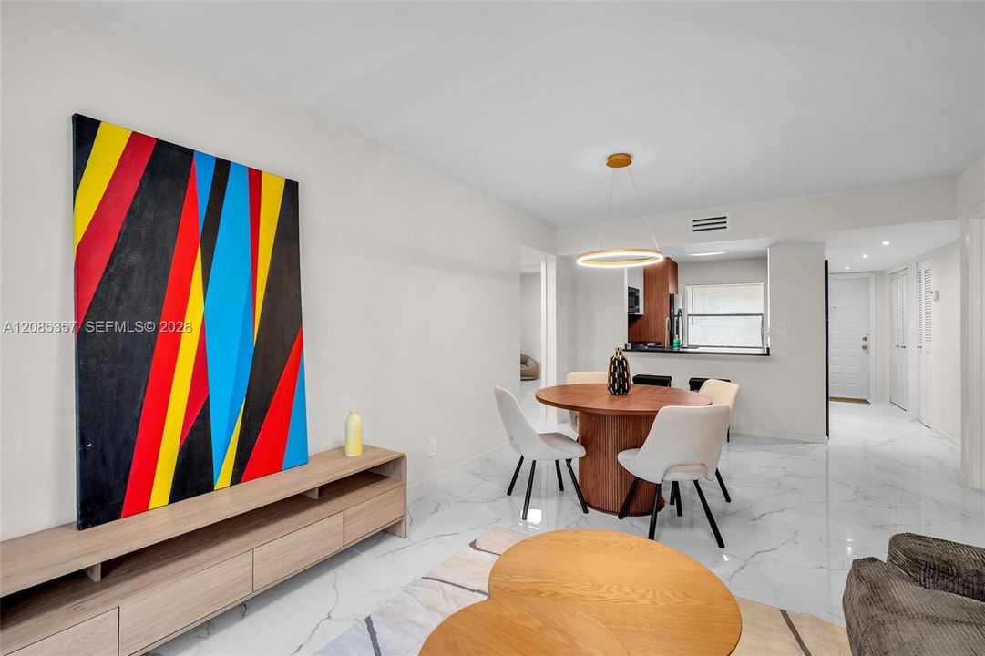For Sale: $360,000 (3 beds, 2 baths, 1080 Square Feet)